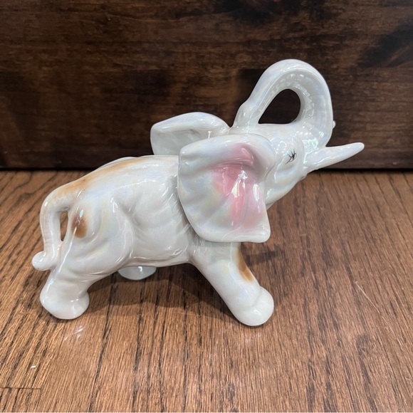 Elephant Trunk Up For Good Luck Vintage Ceramic White Iridescent Figurine - Picture 3 of 9